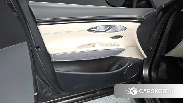 Genesis GV70 id 4603120 из Кореи 16