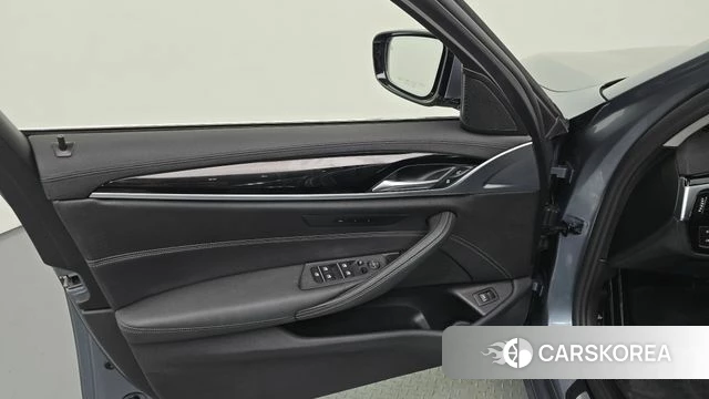 BMW 5 Series (G30) id 4430128 из Кореи 16