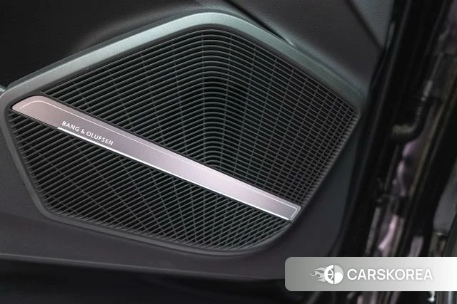 Audi Q5L id 3957786 из Китая 16