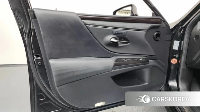 Lexus ES300h 7th generation id 4283257 из Кореи 16