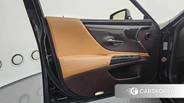 Lexus ES300h 7th generation id 4188423 из Кореи 16