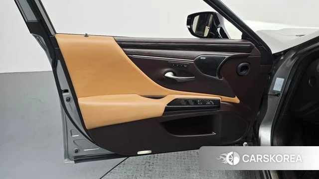 Lexus ES300h 7th generation id 4688927 из Кореи 16