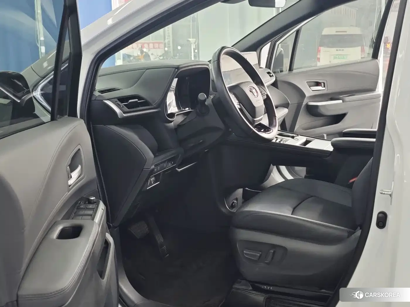 Toyota Sienna id 4599504 из Китая 16