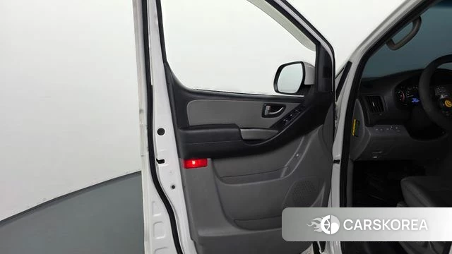 Hyundai The New Grand Starex id 4873606 из Кореи 16