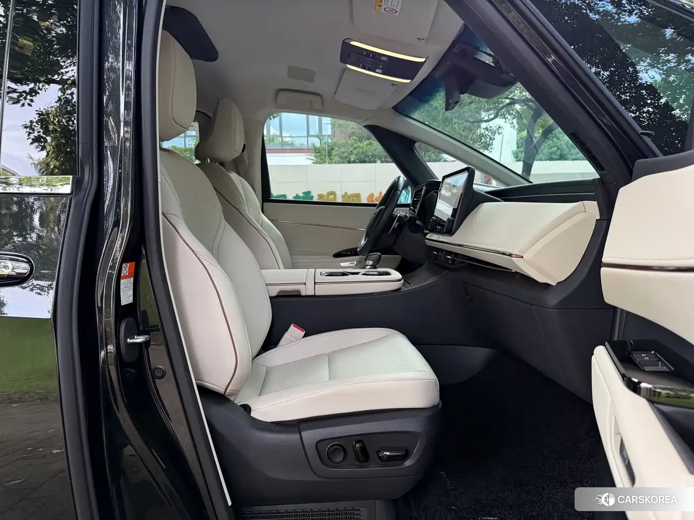Lexus LM id 4565193 из Китая 16