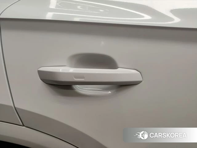 Audi Q5L id 4261431 из Китая 16