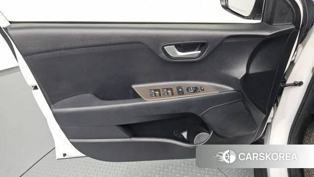 Kia Stonic id 4482938 из Кореи 16