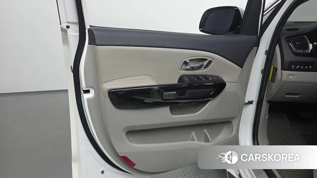 Kia The New Carnival id 4677911 из Кореи 16