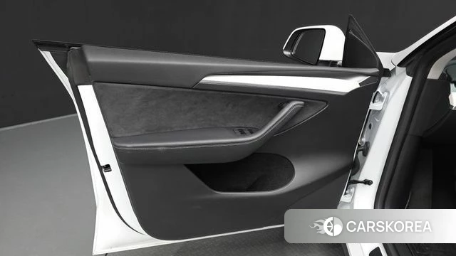 Tesla Model Y id 4701241 из Кореи 16