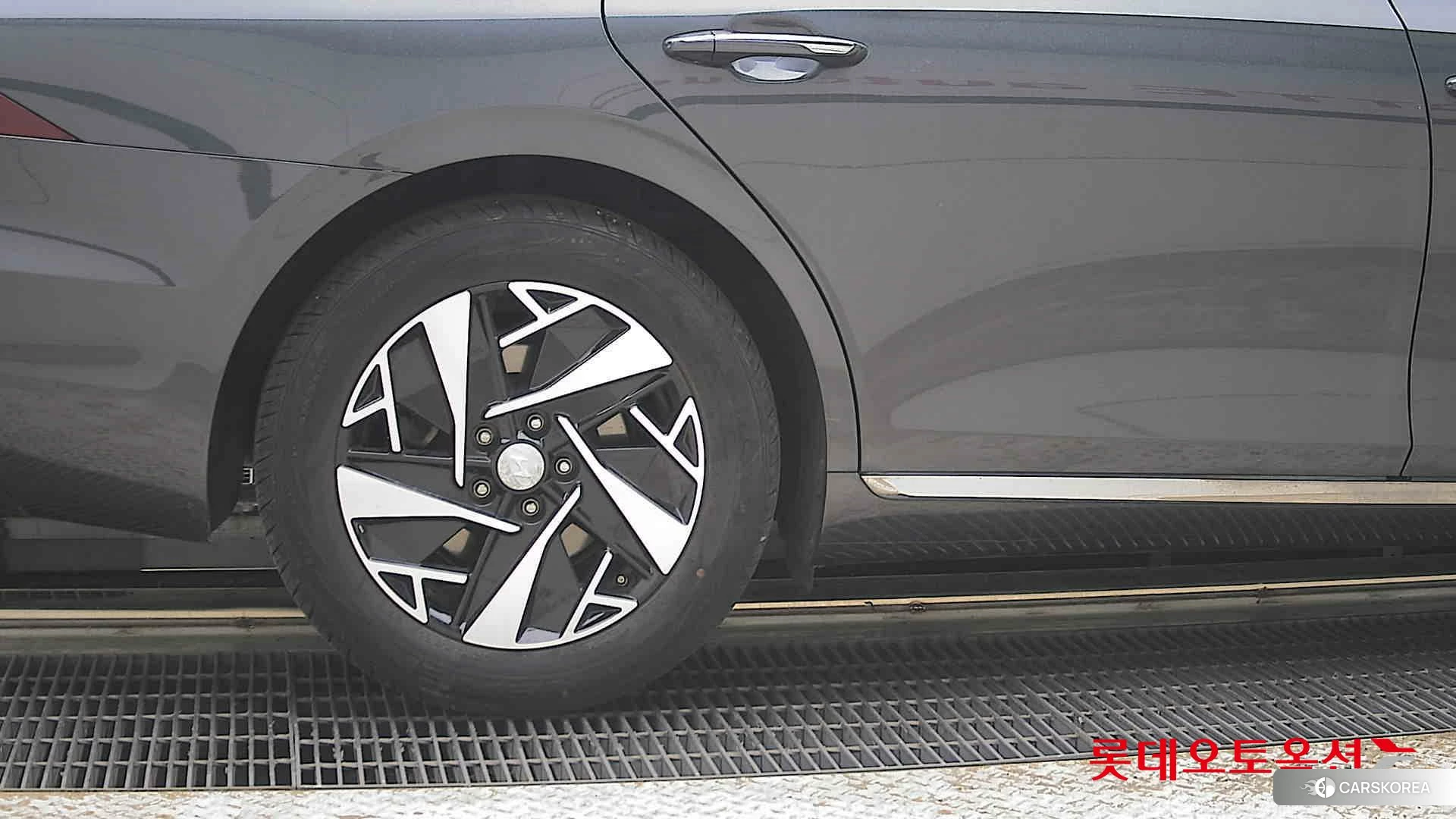 Hyundai Grandeur Hybrid id 4296737 из Кореи 16