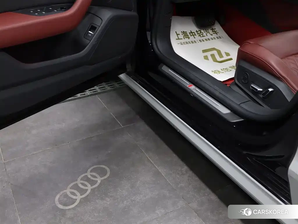 Audi A7L id 4539067 из Китая 16