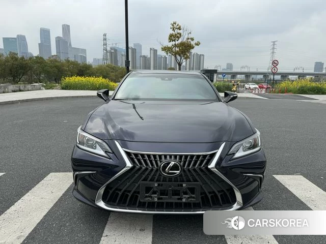Lexus ES id 4278898 из Китая 16