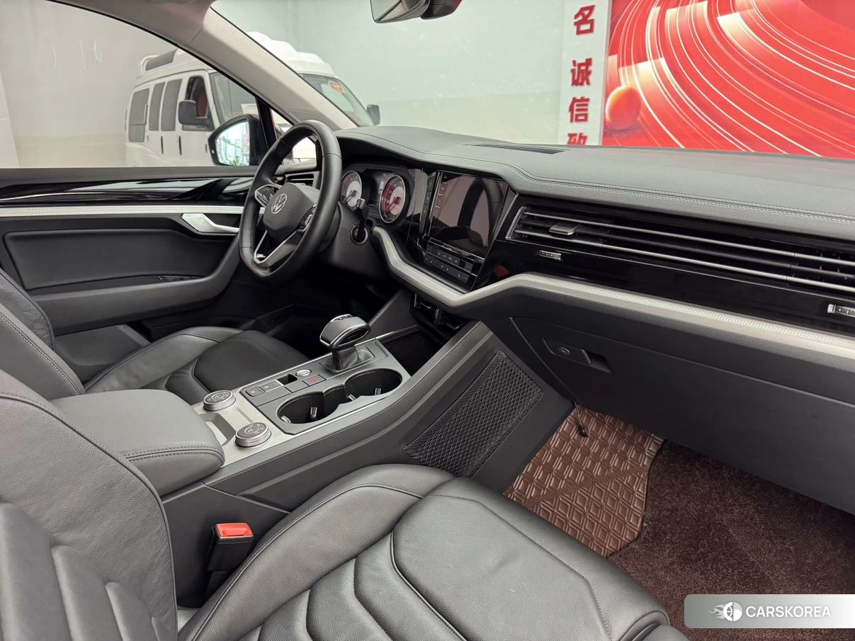 Volkswagen Touareg id 4421044 из Китая 16