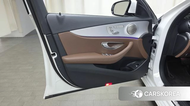 Mercedes-Benz E-Class W213 id 4594193 из Кореи 16