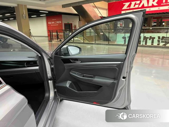 Volkswagen Bora id 4374715 из Китая 16