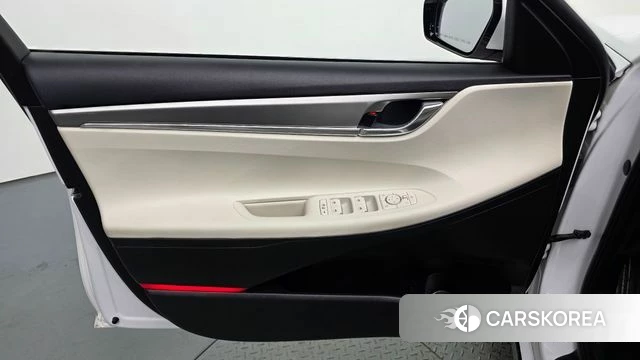 Hyundai The New Grandeur IG Hybrid id 4735757 из Кореи 16