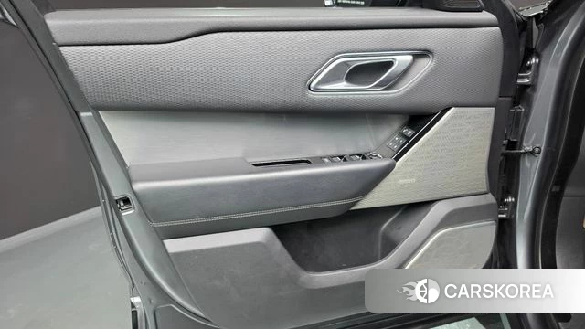 Land Rover Range Rover Velar id 4677947 из Кореи 16