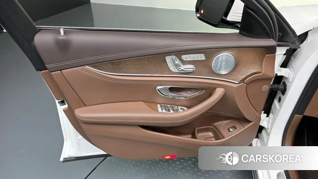 Mercedes-Benz E-Class W213 id 4246243 из Кореи 16