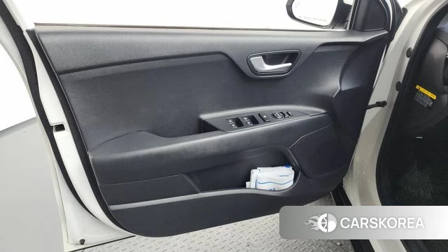 Kia Stonic id 4459313 из Кореи 16