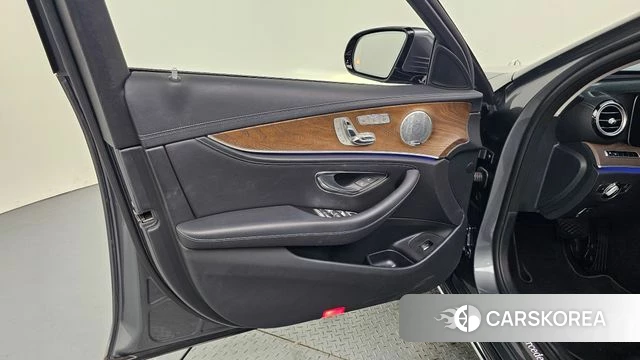 Mercedes-Benz E-Class W213 id 4496679 из Кореи 16