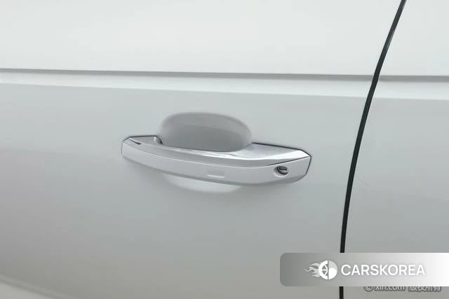 Audi A4L id 4210273 из Китая 16