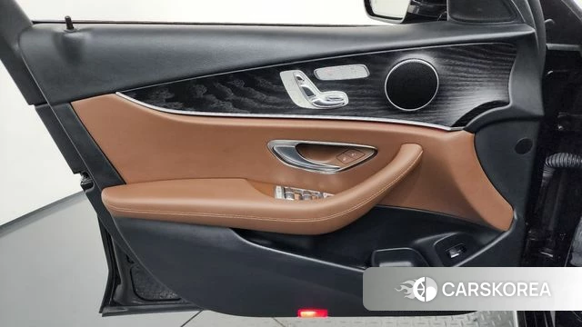 Mercedes-Benz E-Class W213 id 4698946 из Кореи 16