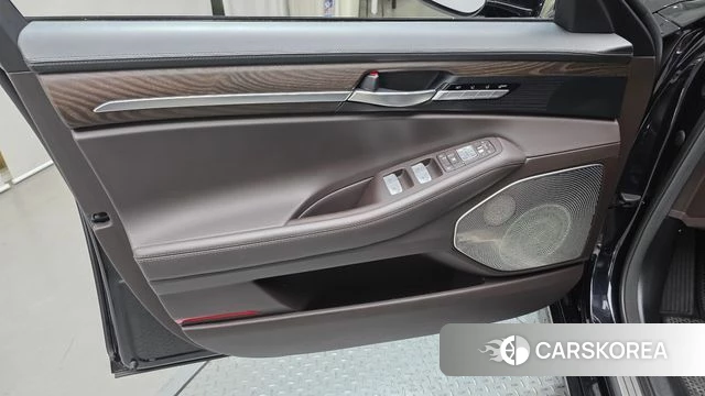 Genesis G90 id 4446369 из Кореи 16