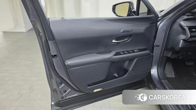 Lexus UX250h id 4390227 из Кореи 16
