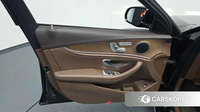 Mercedes-Benz E-Class W213 id 4520131 из Кореи 16