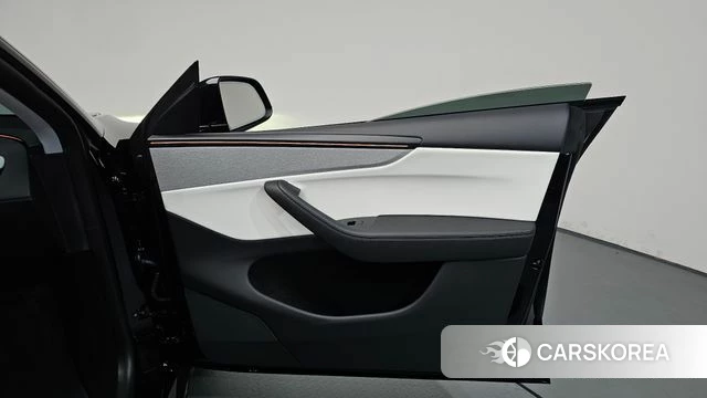 Tesla Model Y id 4743841 из Кореи 16
