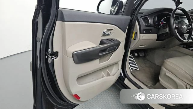 Kia The New Carnival id 4304622 из Кореи 16