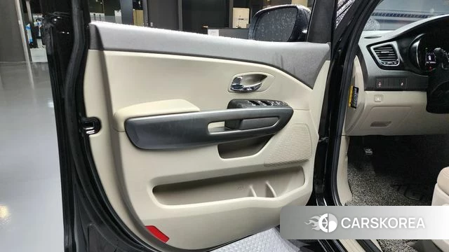 Kia All New Carnival id 4351342 из Кореи 16