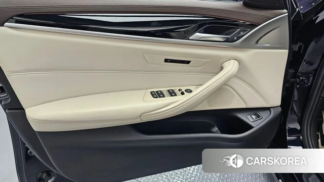 BMW 5 Series (G30) id 4632867 из Кореи 16