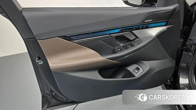 BMW 5 Series (G60) id 4222566 из Кореи 16