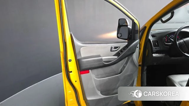 Hyundai The New Grand Starex id 4943353 из Кореи 16
