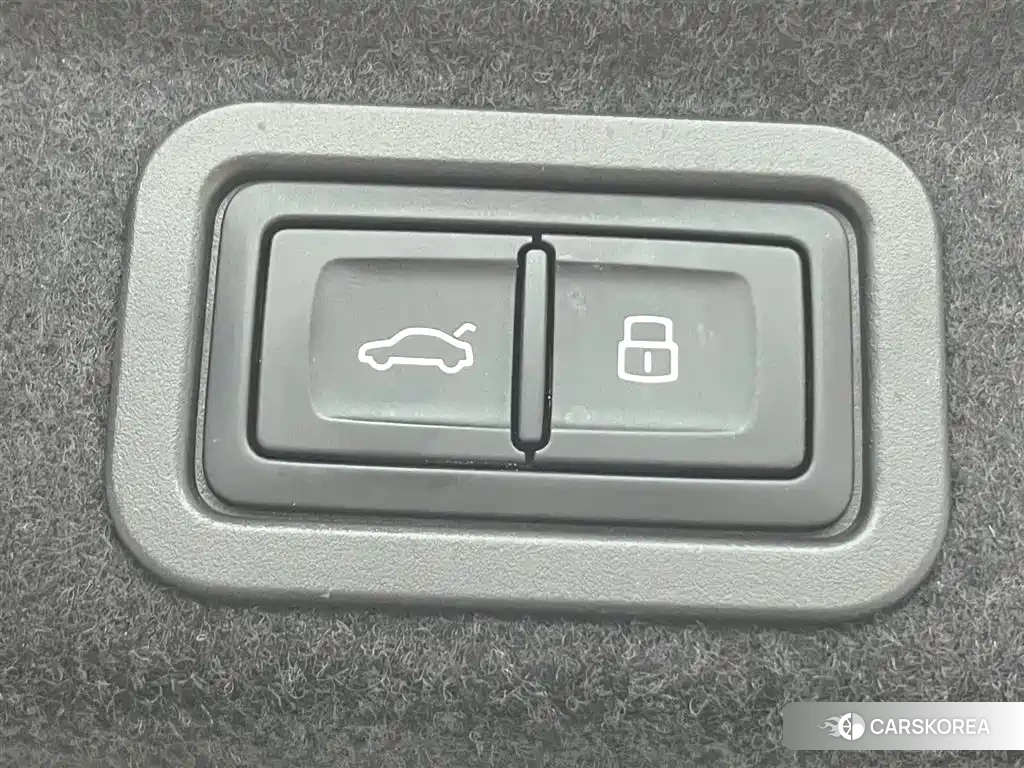 Audi A6L id 4559754 из Китая 16
