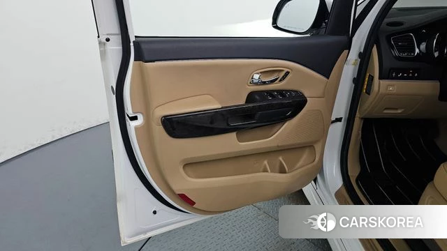 Kia The New Carnival id 4459377 из Кореи 16