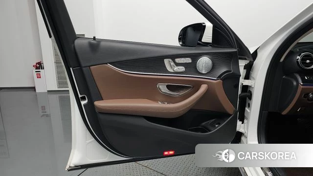 Mercedes-Benz E-Class W213 id 4732834 из Кореи 16