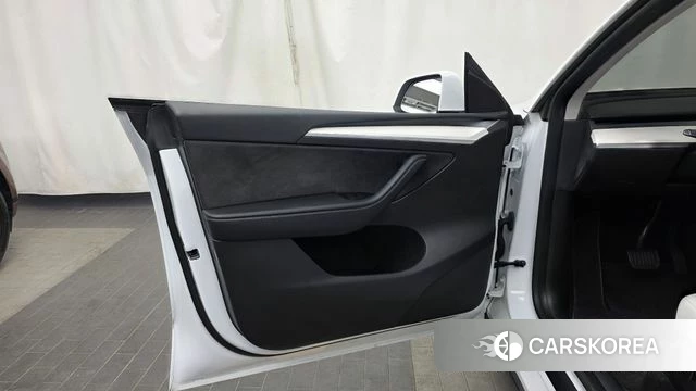 Tesla Model Y id 4315625 из Кореи 16