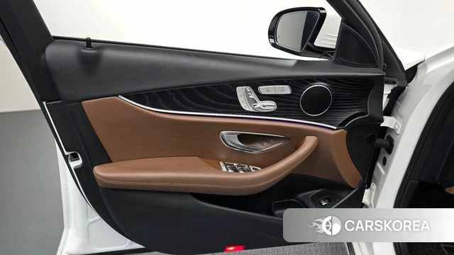 Mercedes-Benz E-Class W213 id 4586925 из Кореи 16