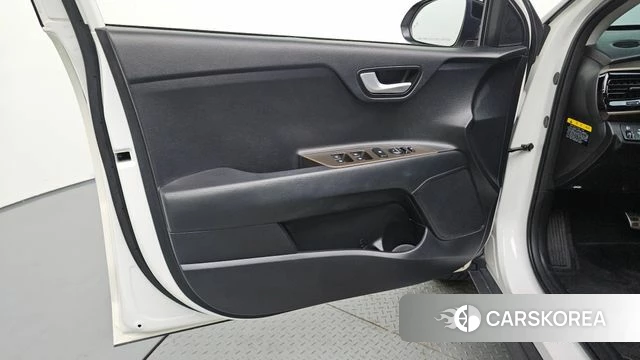 Kia Stonic id 4643090 из Кореи 16