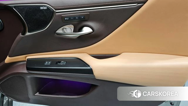 Lexus ES300h 7th generation id 4224481 из Кореи 16