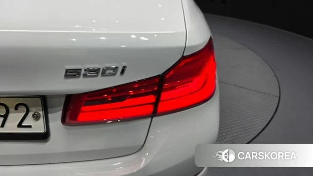 BMW 5 Series (G30) id 4530310 из Кореи 16