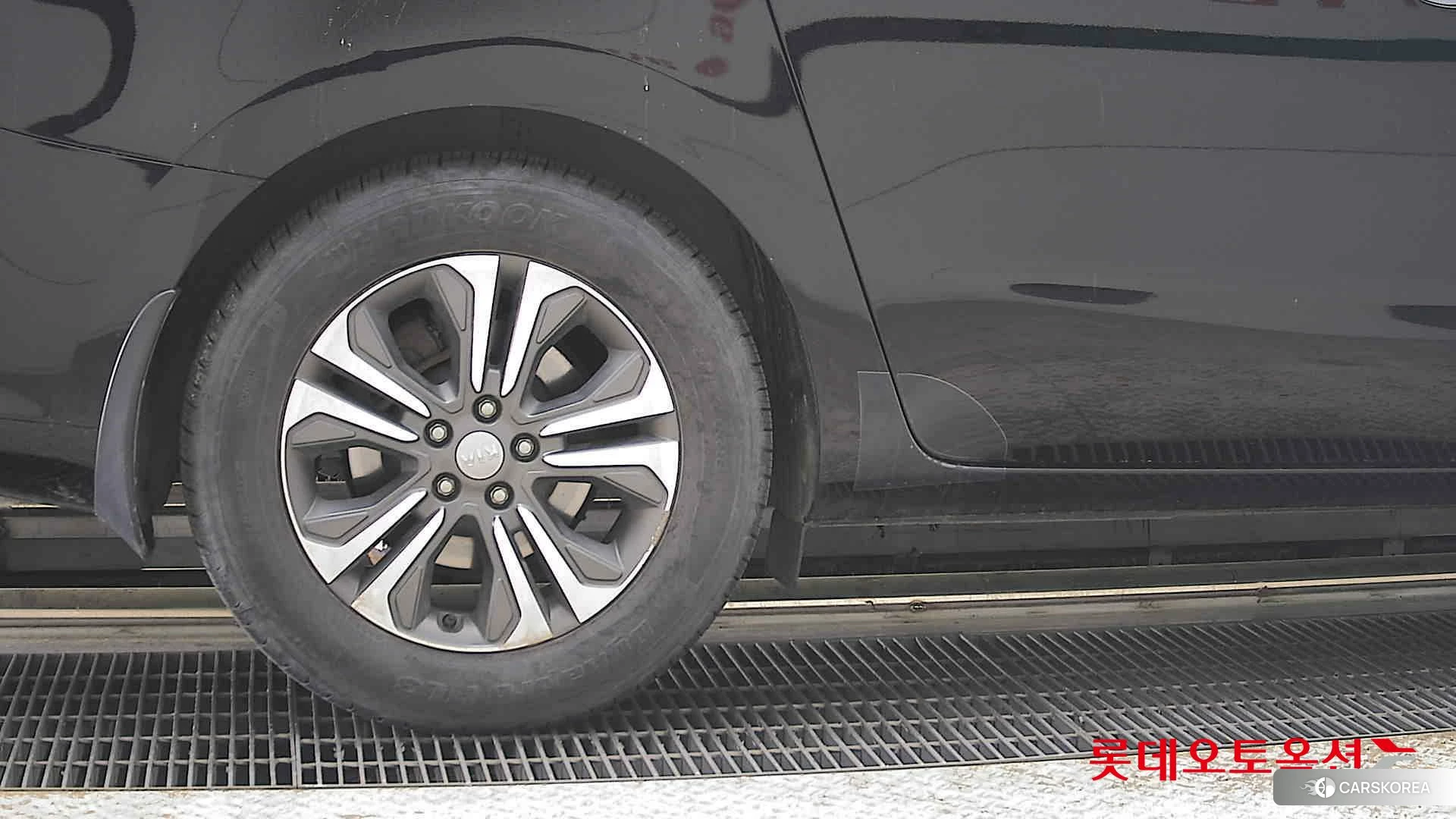 Kia Carnival id 4289556 из Кореи 16