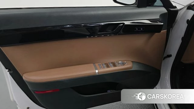 Hyundai Grandeur (GN7) id 4401018 из Кореи 16