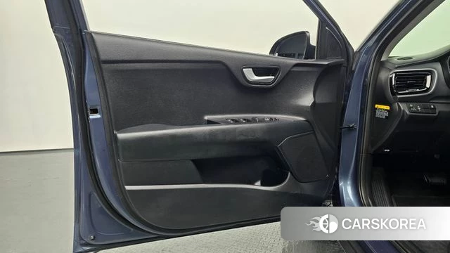 Kia Stonic id 4563396 из Кореи 16