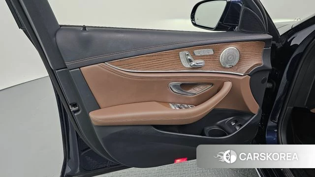Mercedes-Benz E-Class W213 id 4640668 из Кореи 16