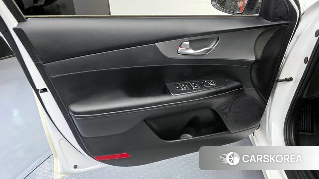 Kia Come New K3 id 4233171 из Кореи 16