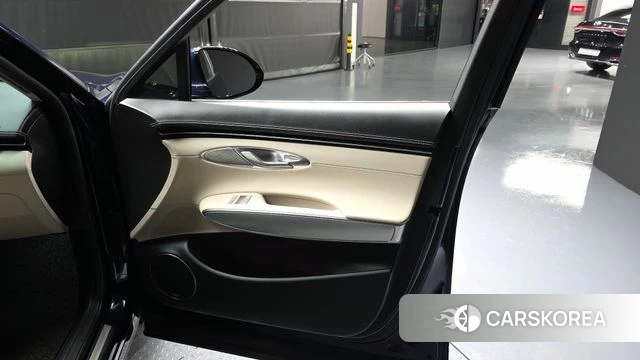 Genesis GV70 id 4202763 из Кореи 16