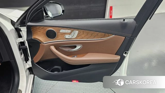 Mercedes-Benz E-Class W213 id 4396661 из Кореи 16